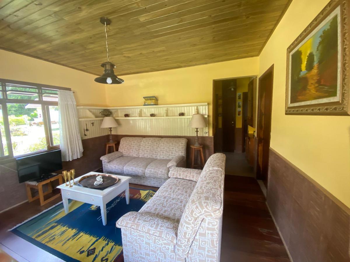Chale Aconchegante 2km Do Centrinho Holiday home Campos do Jordao